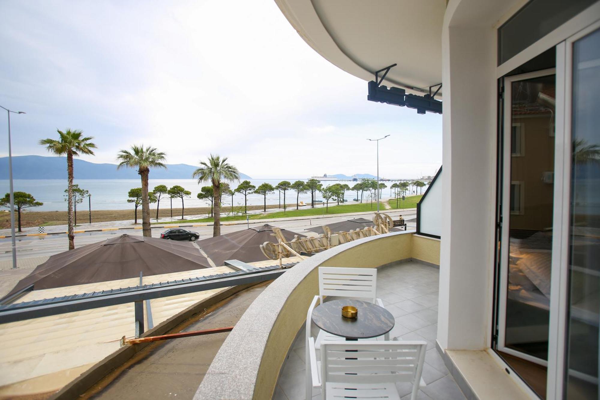 Vala Boutique Hotel Vlorë Extérieur photo