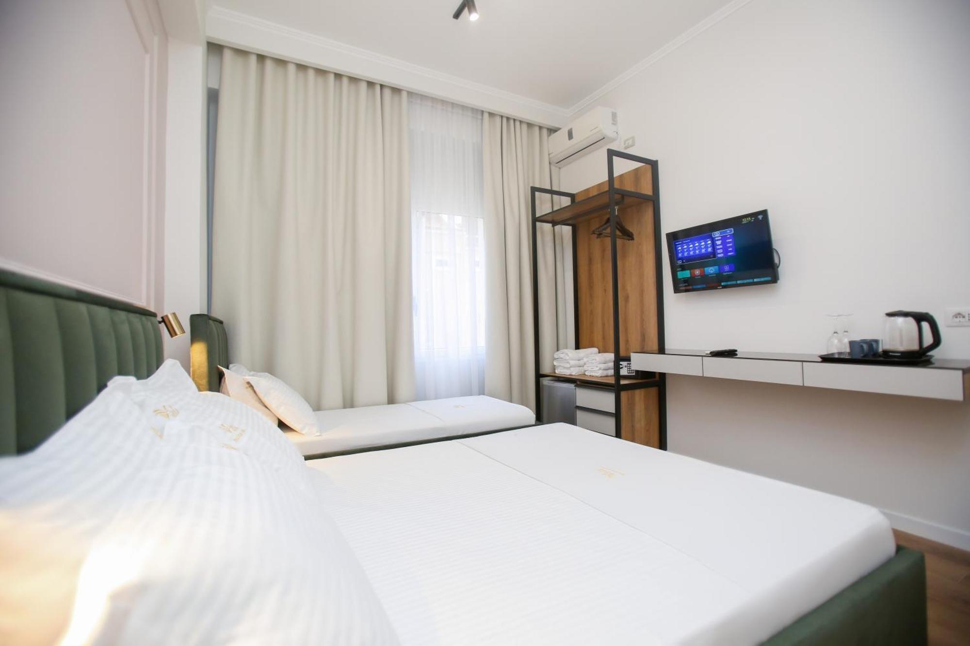 Vala Boutique Hotel Vlorë Extérieur photo