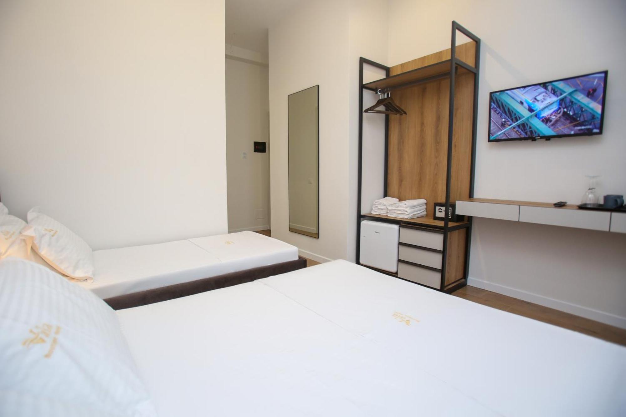 Vala Boutique Hotel Vlorë Extérieur photo