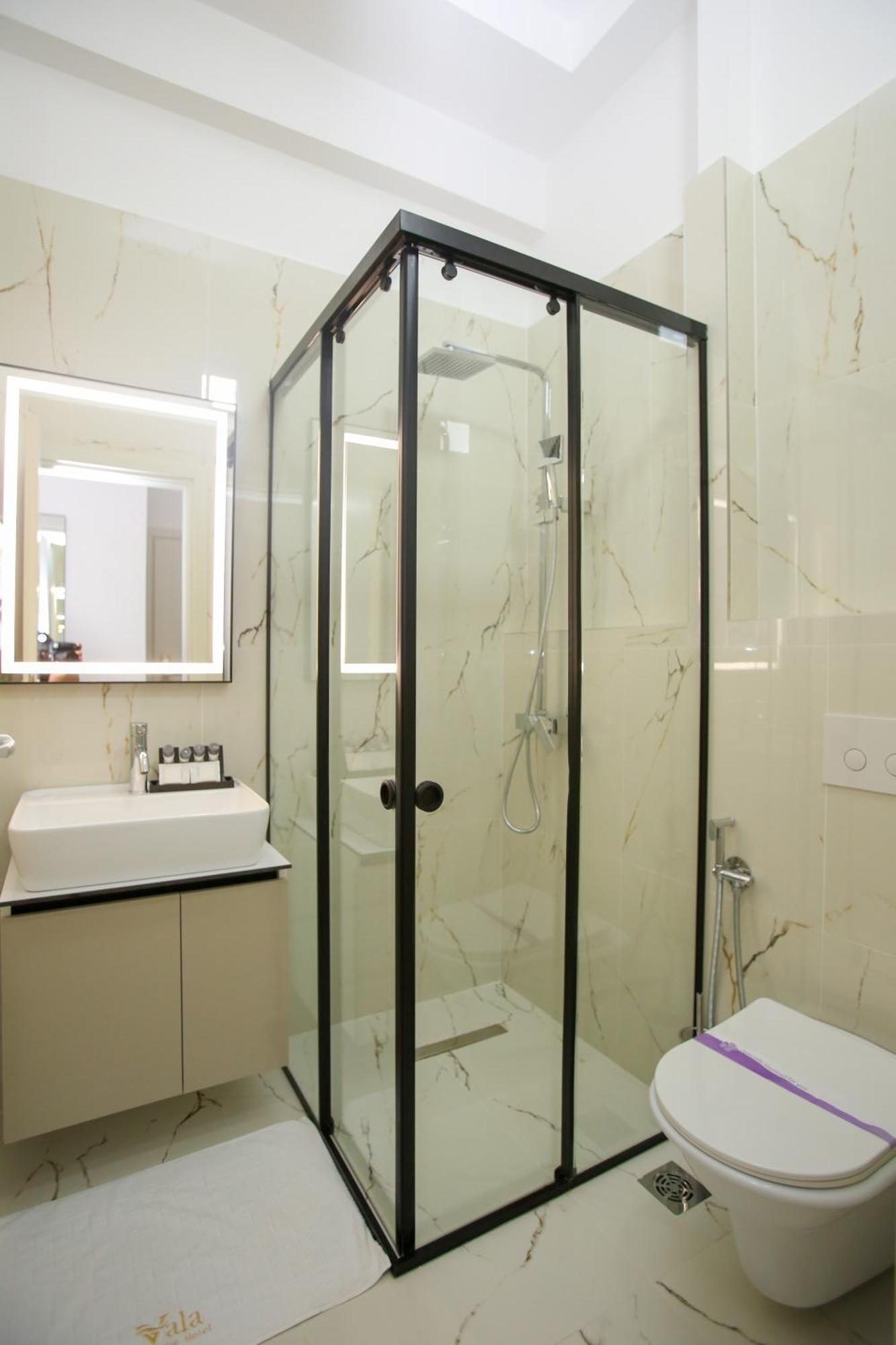Vala Boutique Hotel Vlorë Extérieur photo