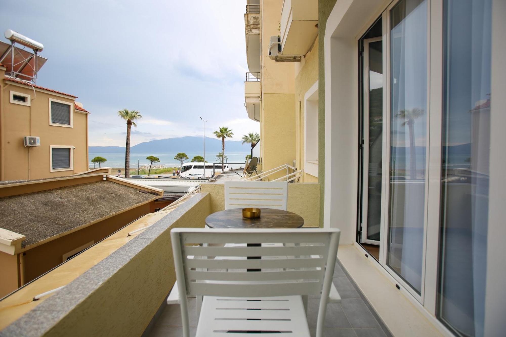 Vala Boutique Hotel Vlorë Extérieur photo