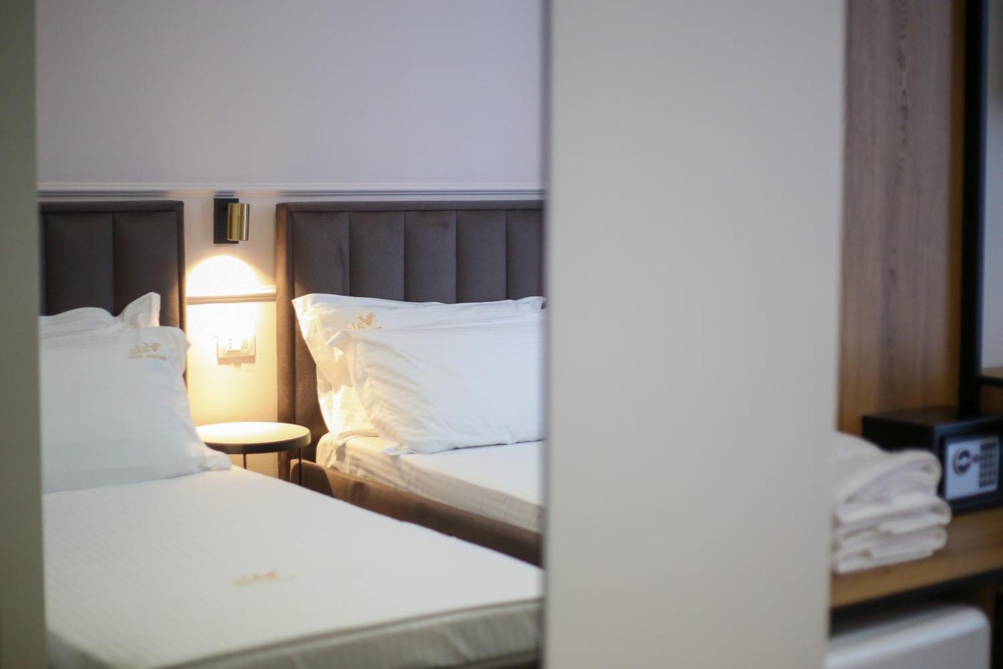 Vala Boutique Hotel Vlorë Extérieur photo