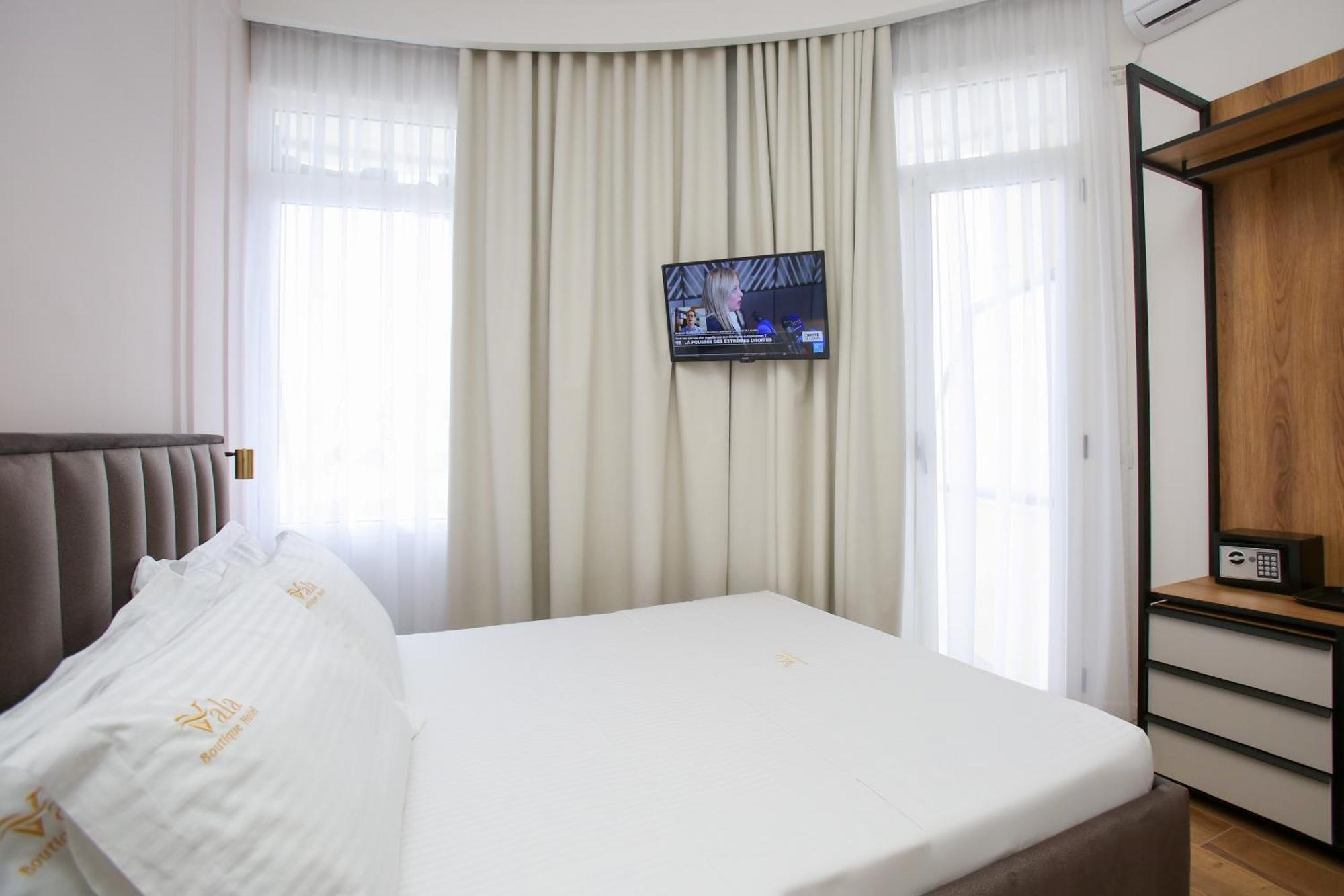 Vala Boutique Hotel Vlorë Extérieur photo